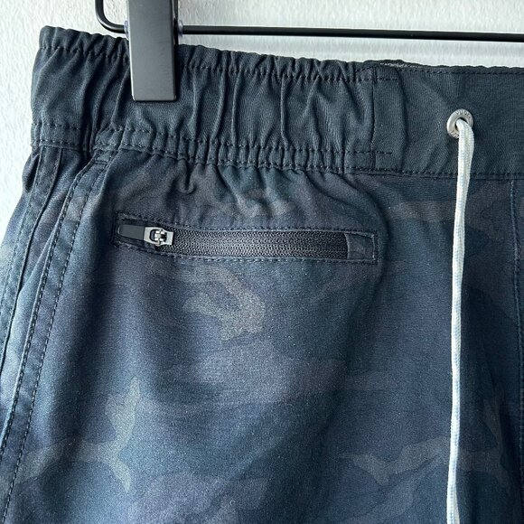 Vuori Banks Short 7" Black Camo Mens Size S Performance Stretch - Picture 2 of 6